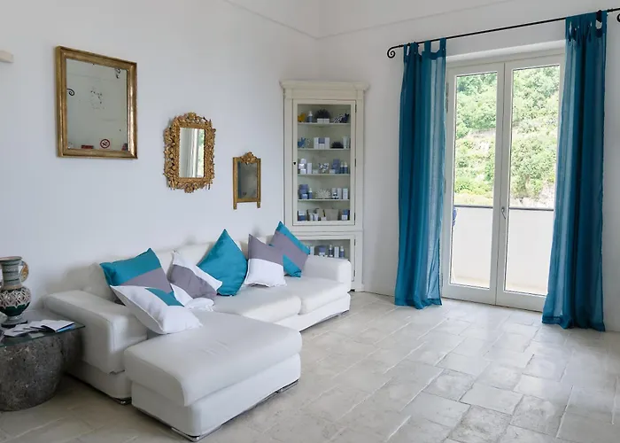 Lara Hotel 3*
